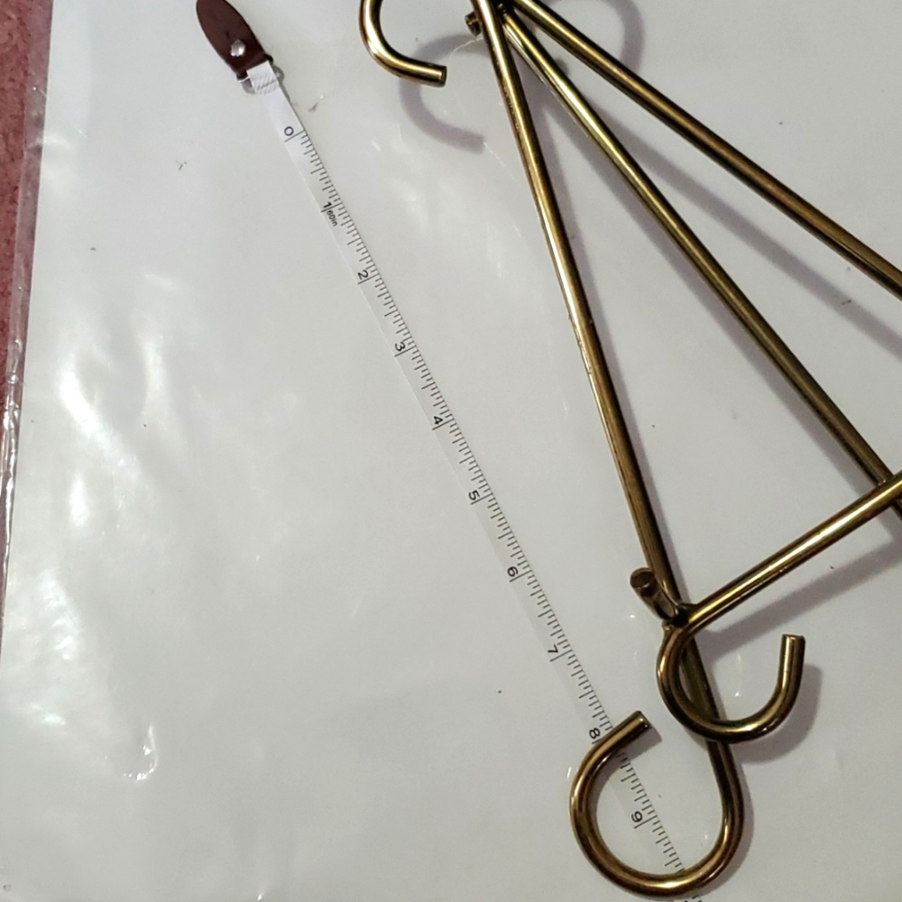 10" High Golden Metal Easel For Displaying Photos Plates Books Keepsake Artwork - Picture 5 of 5